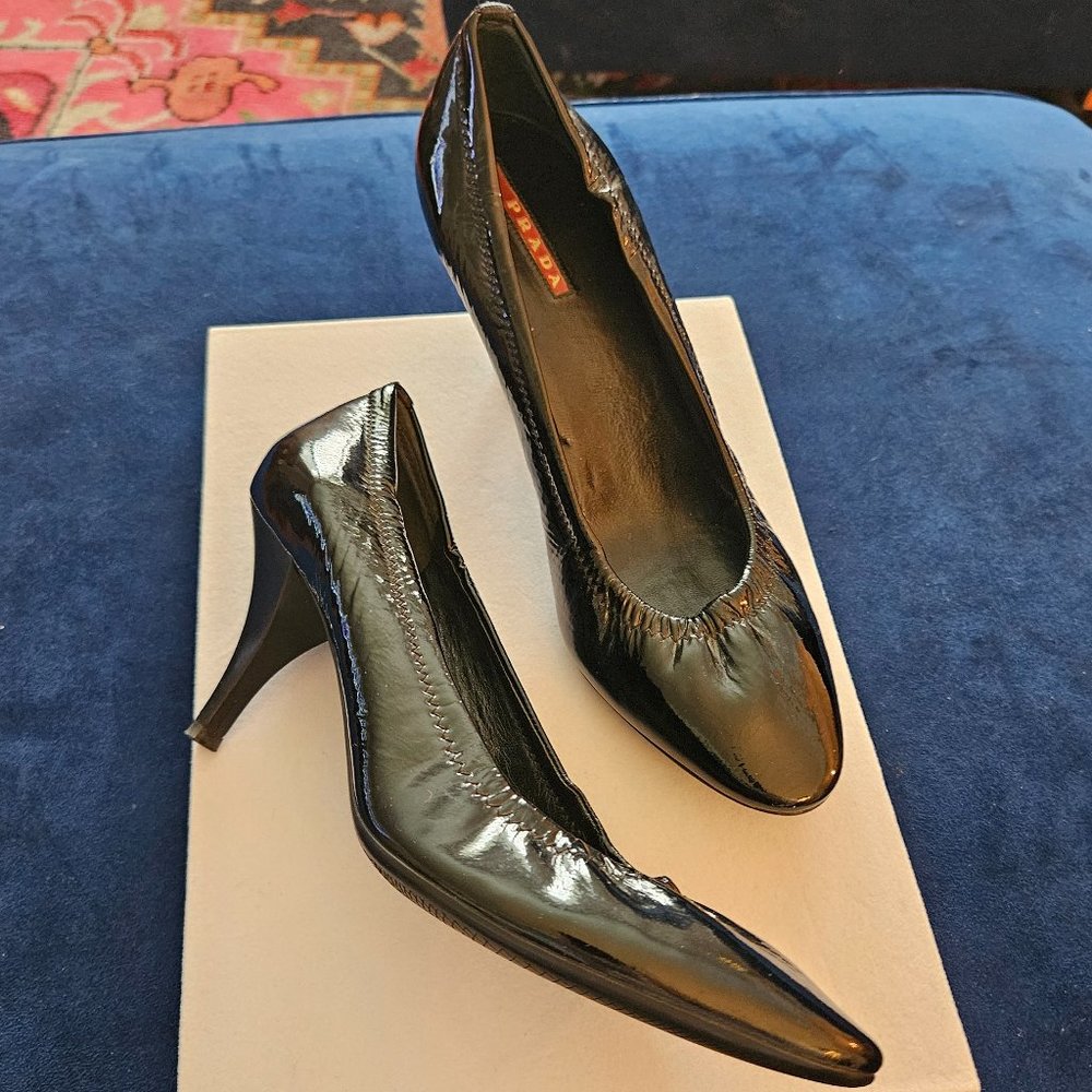 (VGUC) Prada Black Patent Leather Heels Size 39/ US9